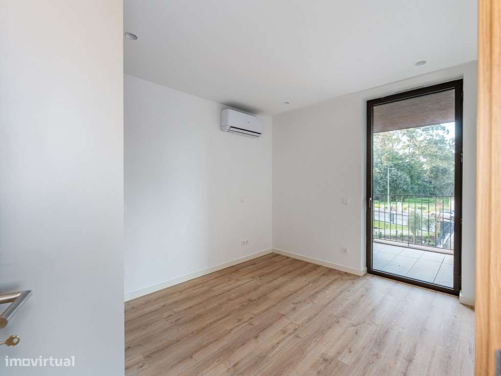 Apartamento T1 convertido em T2, inserido condomínio fechado - Empr...-17