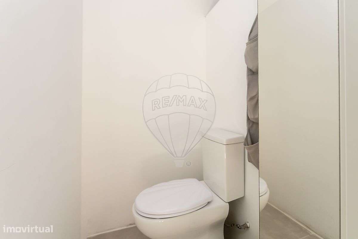 Apartamento T3 à venda em Almada-32