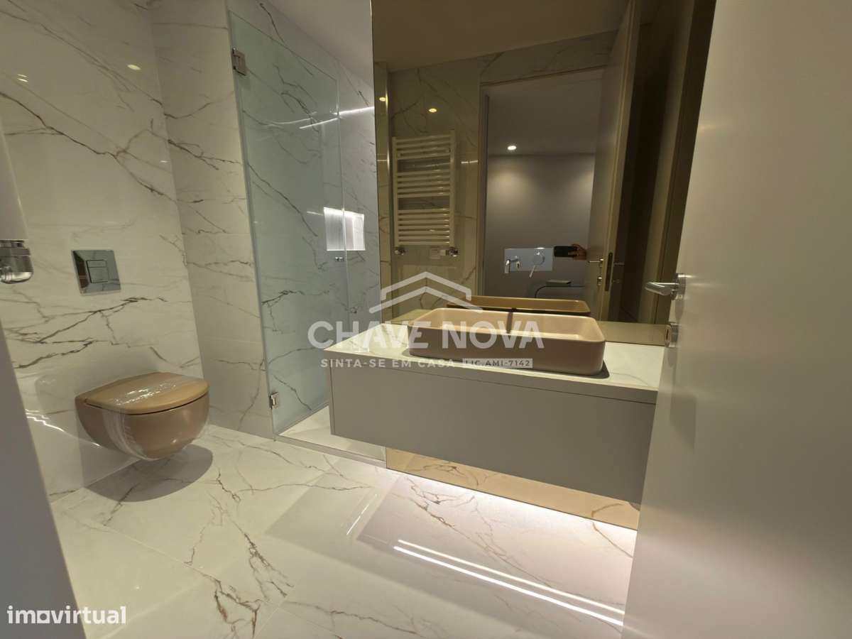 Apartamento T3 São Félix da Marinha Vista Mar Garagem Box 2 Carros-9