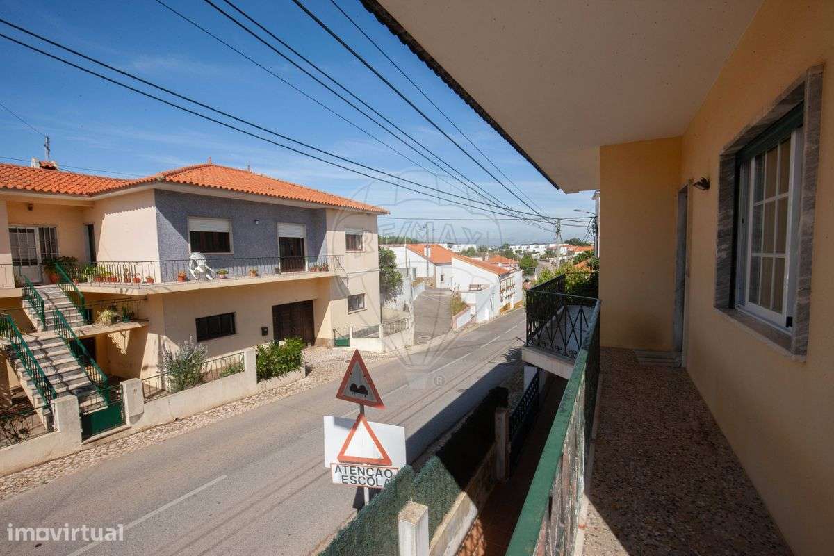 Moradia T2 para venda-24