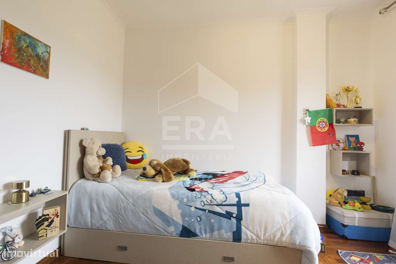 Apartamento T3 com Áreas Generosas em Serzedo-37