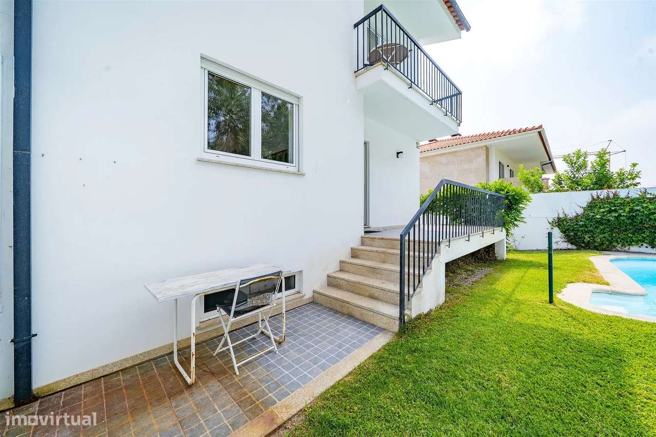 Moradia T4 com piscina nas Marinhas | Esposende-19