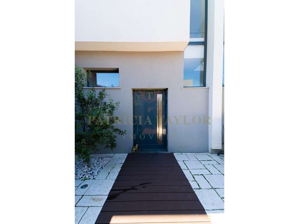 Moradia T3 a venda em Tires-5