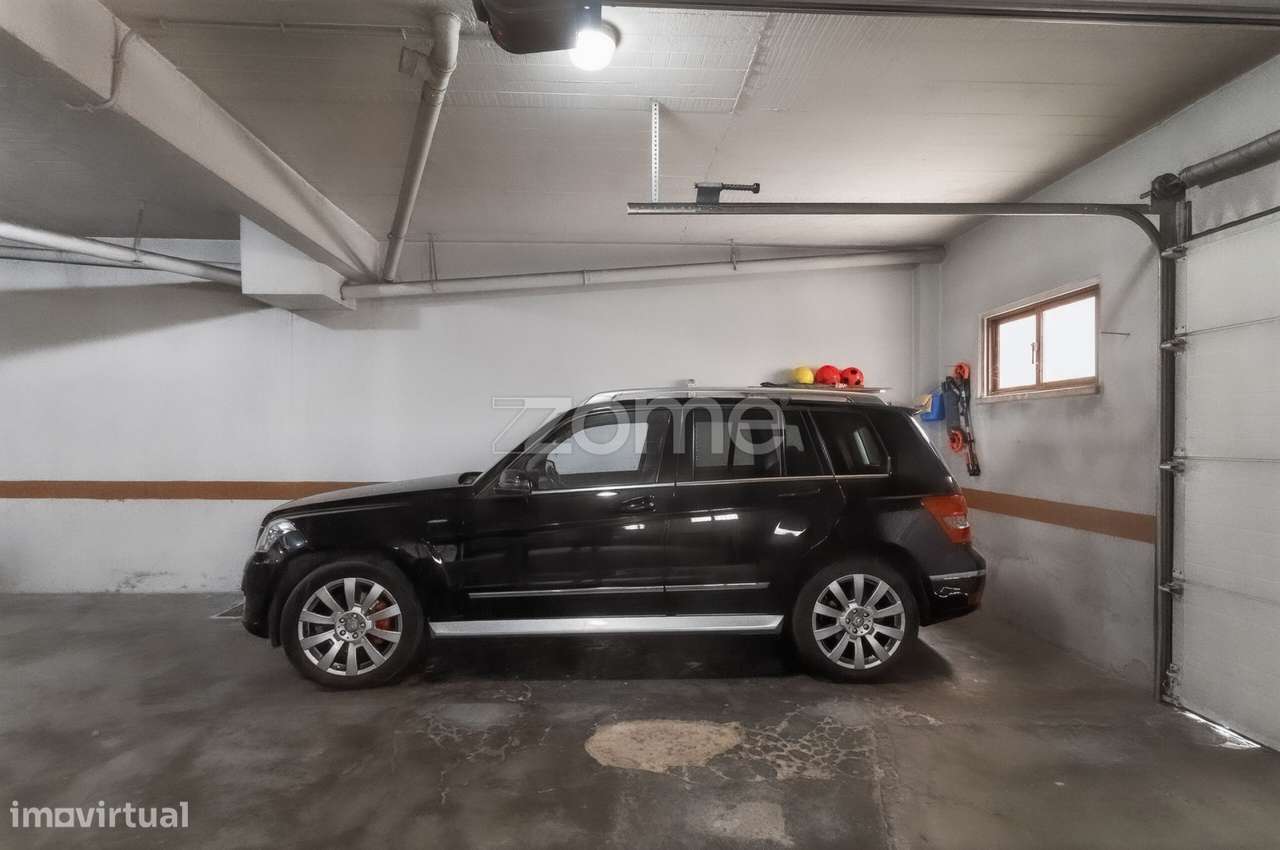 Apartamento T3 com Estacionamento e Arrecadação – Odivelas-19