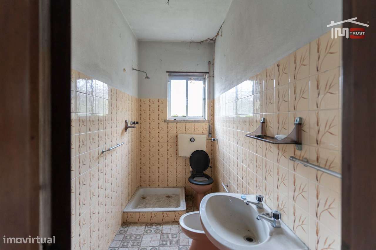 PREDIO PARA RECUPERAR A 300 METROS DO SANTUARIO DE FÁTIMA COM AREA ...-31