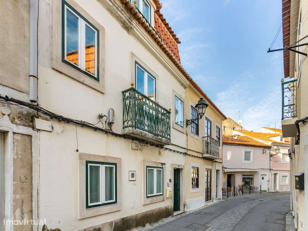Predio no centro historico do seixal-2