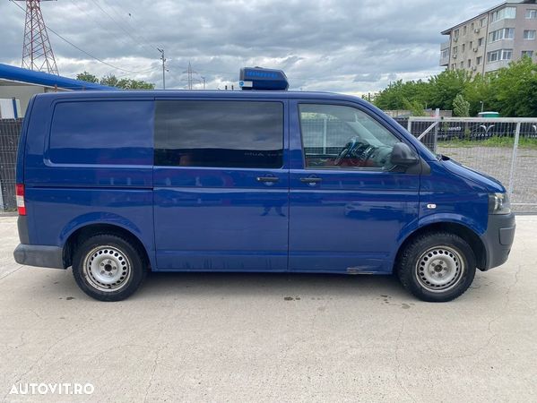 Volkswagen Transporter - 1