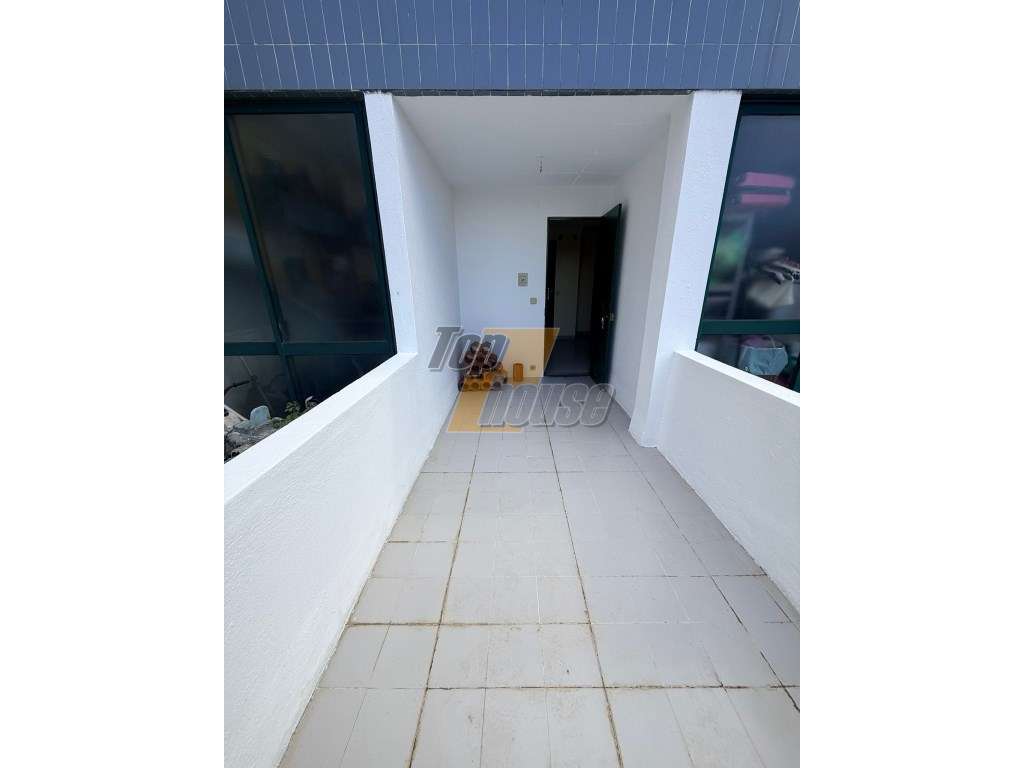 Apartamento T3 com arrecadação - Parque da Paz-20