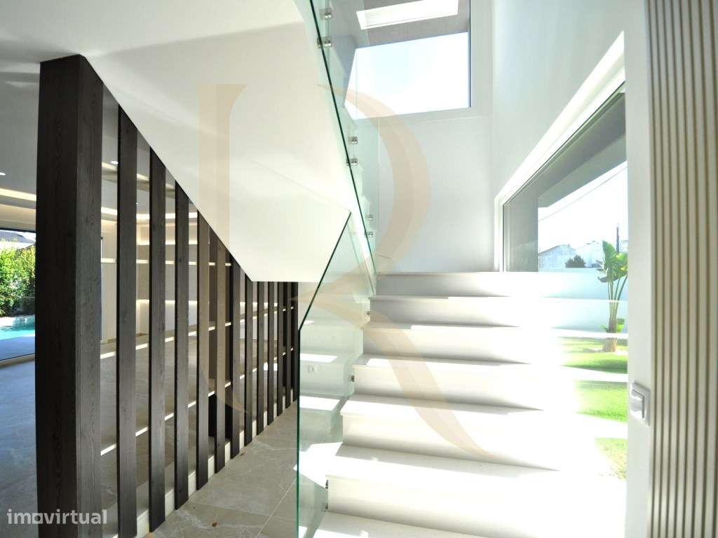Moradia T3 isolada com piscina, churrasqueira e garagem na Aroeira-20