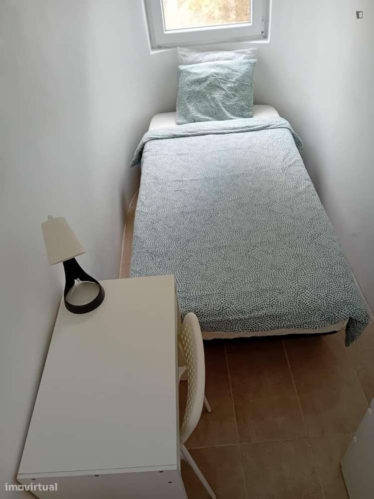 Quarto - localizado em Alameda Lisbon - Grande imagem: 4/7