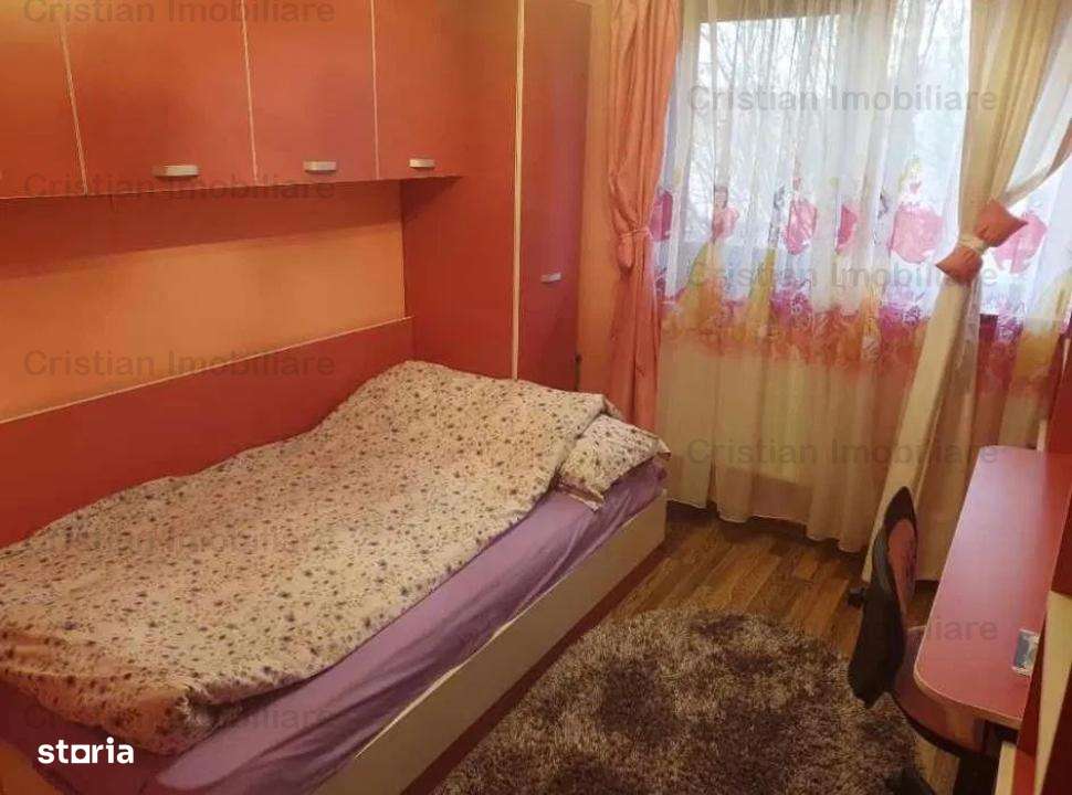 Vila noua P+1+M Lacu Sarat 4 cam Teren= 700 mp Mobilata si utilata - Imagine principală: 5/8