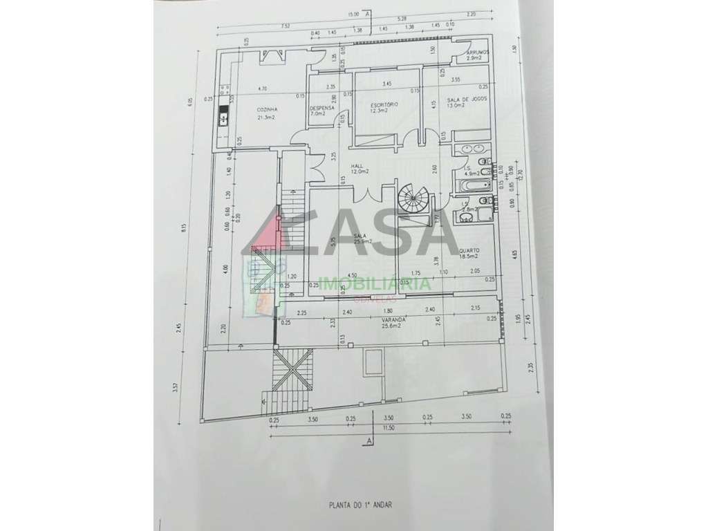 Moradia T15 com Renda Ativa + de €12.000/mês em Famões-40