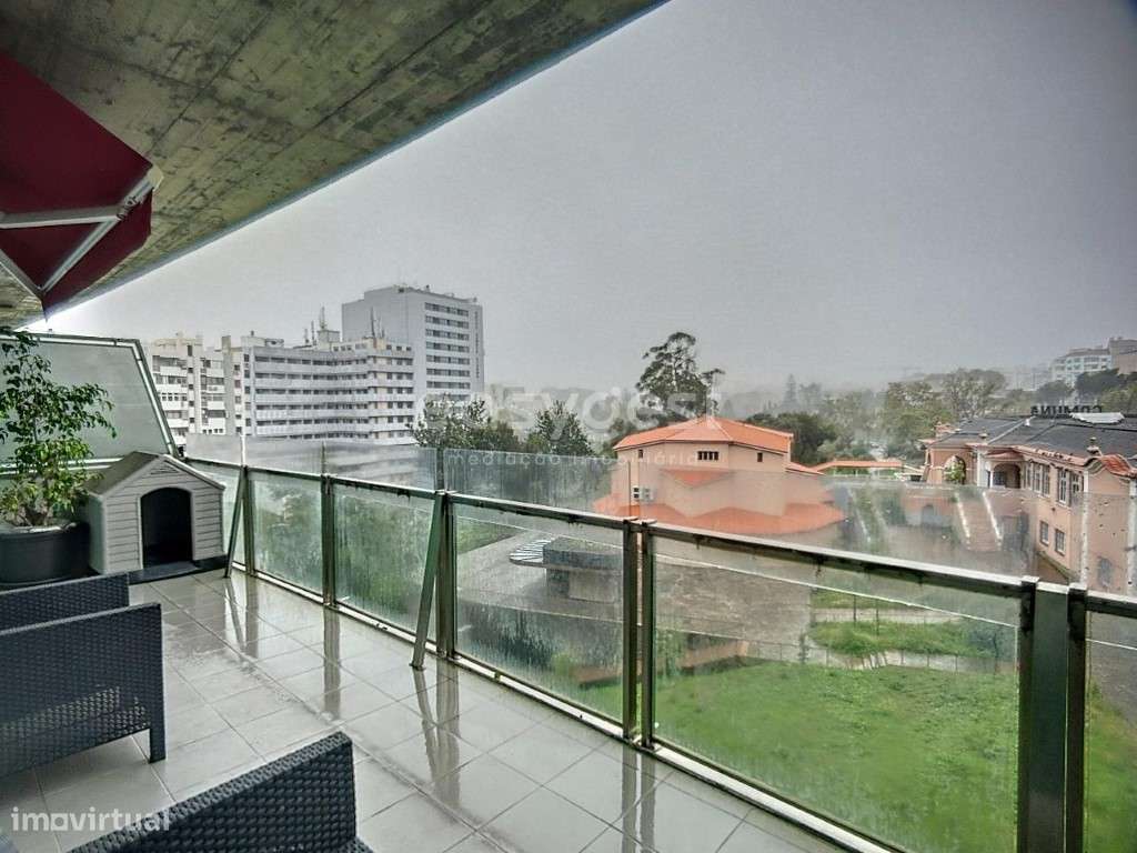 T1 com 118m2 em condomínio privado, garagem, junto ao Teatro da Comuna - Grande imagem: 3/17