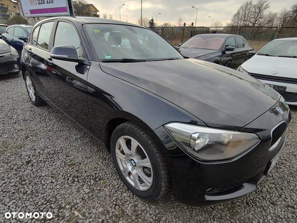 BMW Seria 1 116d Sport Line - 2