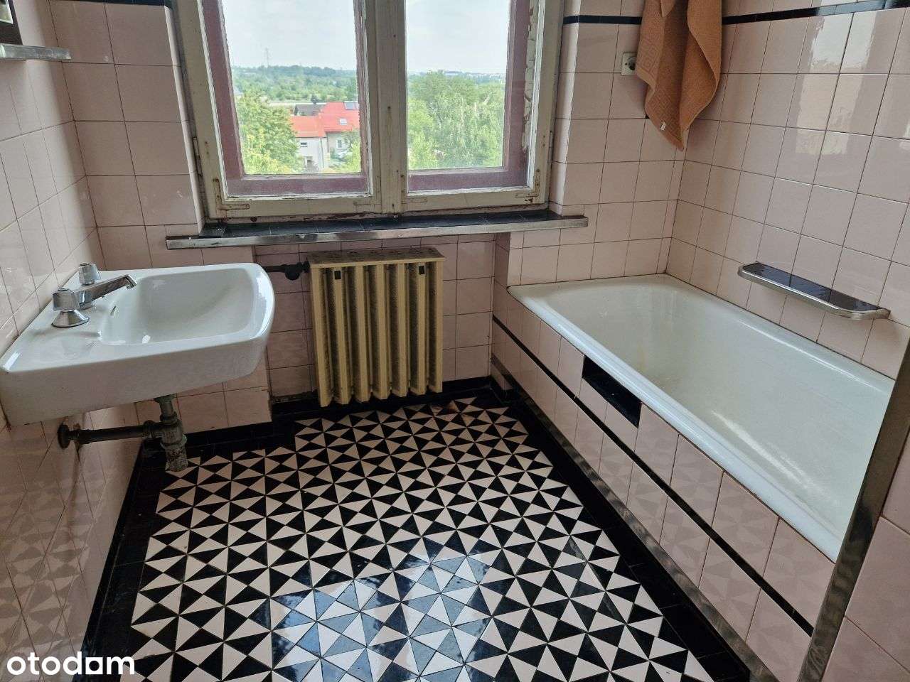 Dom z warsztatem Zawodzie-10