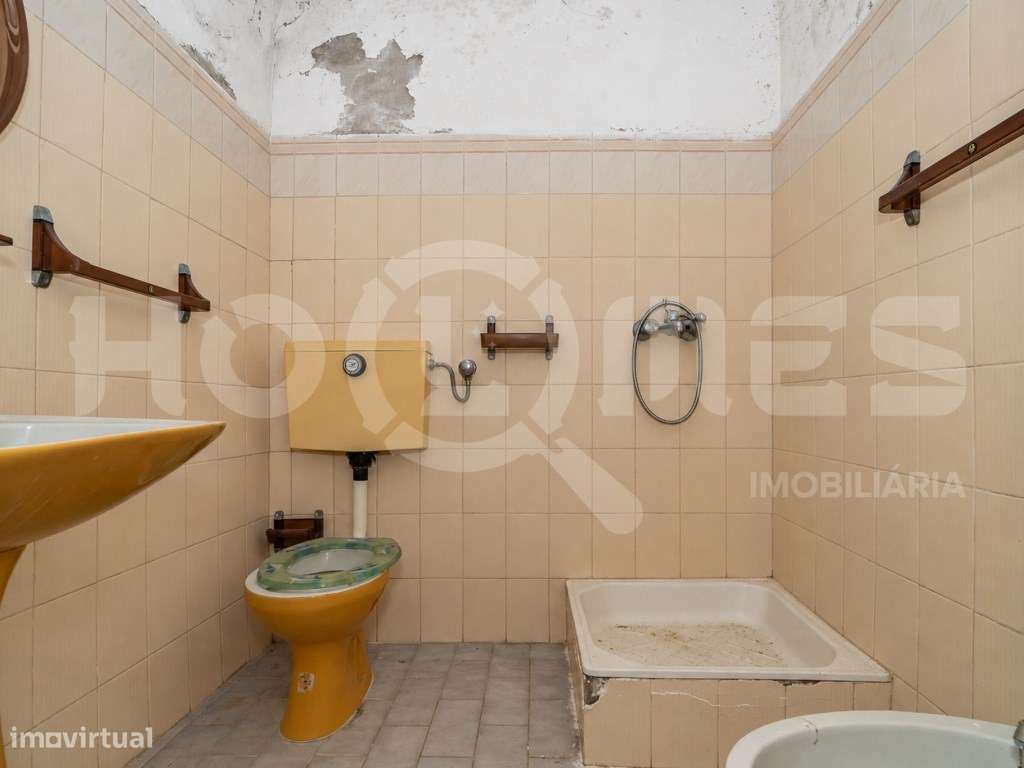 MORADIA COM 3 APARTAMENTOS NO CENTRO HISTÓRICO FIGUEIRA DA FOZ-12