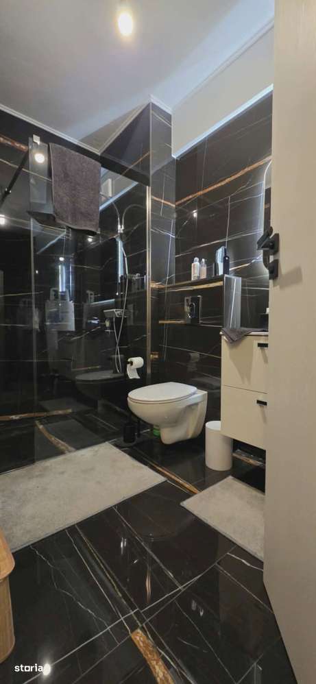 Apartament ultrafinisat 2 cam. de vânzare, Prima Decebal-12