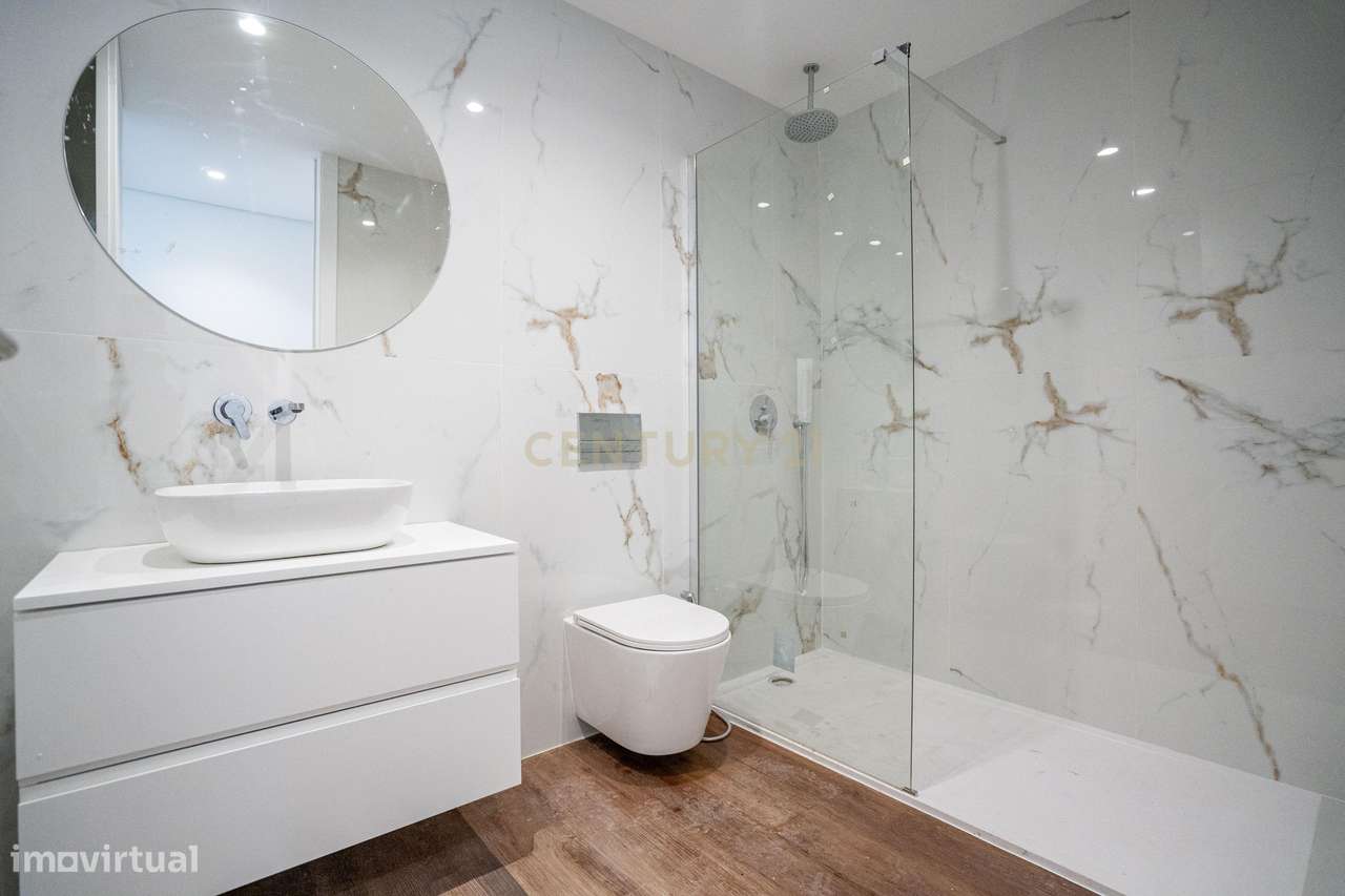 T1 Novo a Estrear com Terraço de 200m² | Ollea Village | Garagem-13