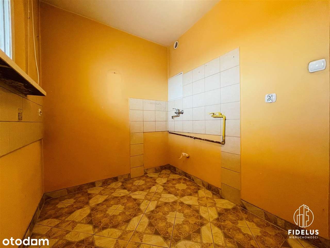 Kawalerka z opcją wydzielenia pokoju - do remontu-6