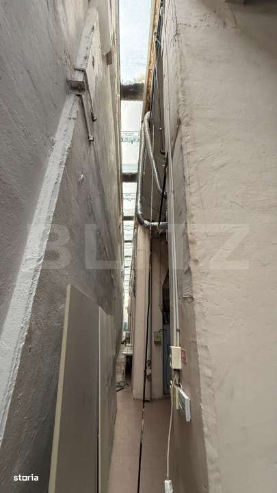 Hala cu inaltime generoasa, parter, acces asfalt - Imagine principală: 3/10