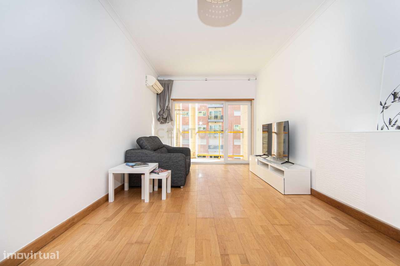 T2 Mobilado com varandas e garagem no Parque das Nações - Grande imagem: 2/30