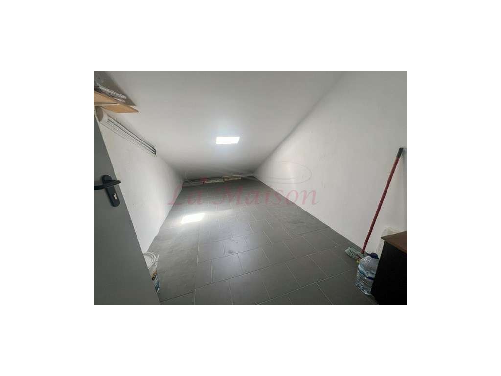 Mágnifco apartamento T2 na Moita-18