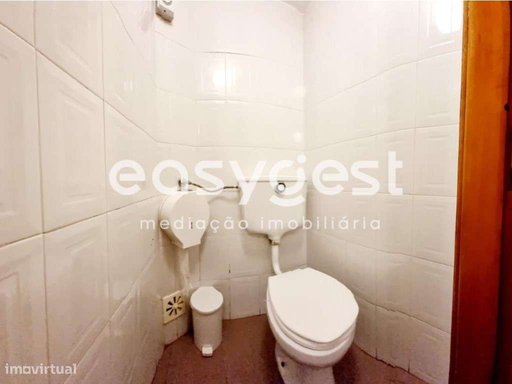 Churrasqueira em Alfragide com sala de refeição e arrecadação - Grande imagem: 5/23