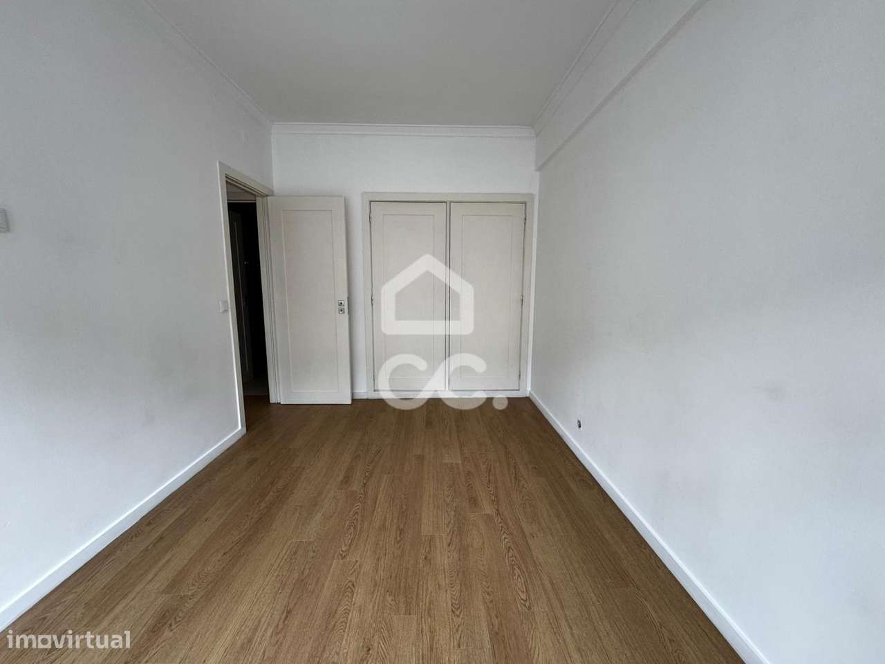 T2 Moderno e Luminoso em Benfica – Pronto a Habitar!-13