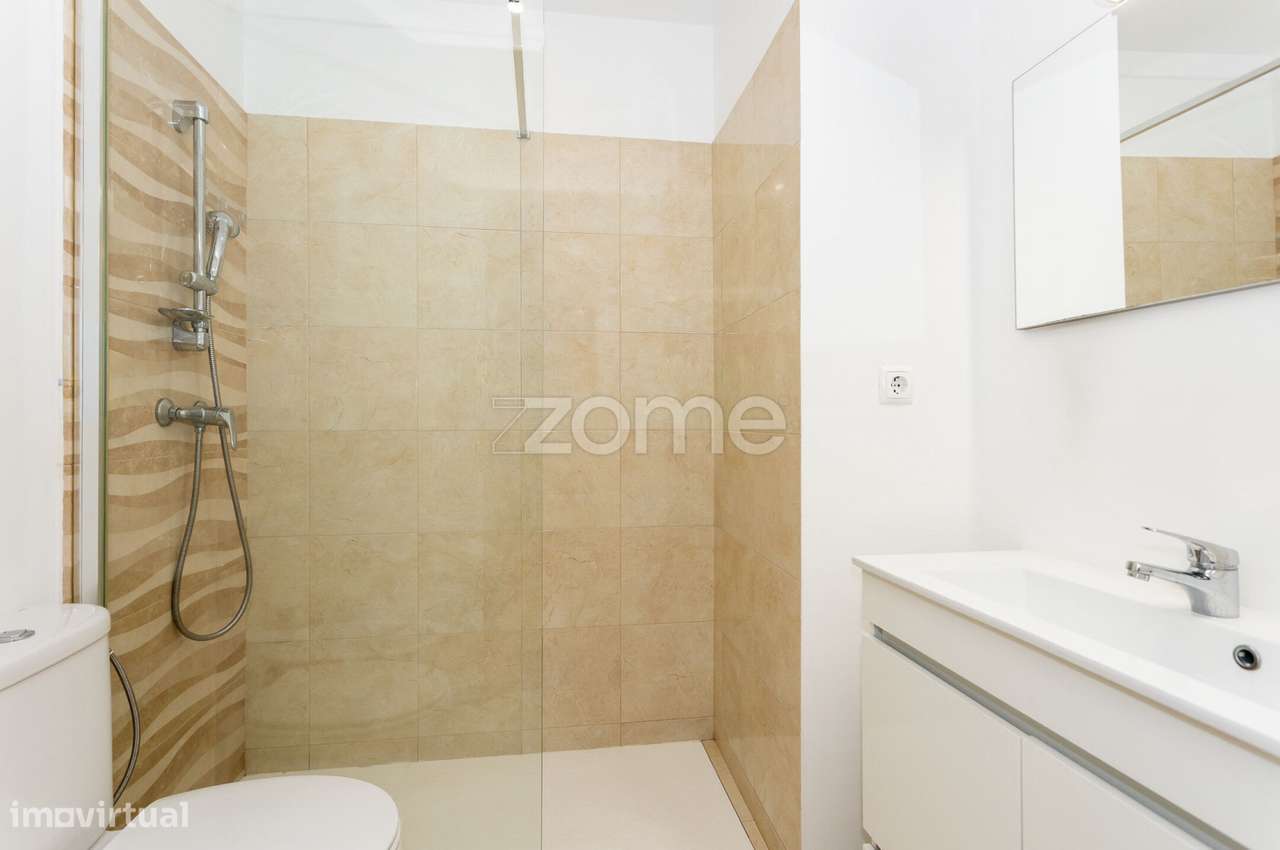 T2 Remodelado na Av. Duque de Loulé, junto ao Marquês de Pombal-19