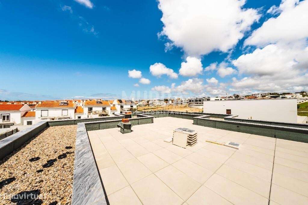 Moradia isolada de design contemporâneo nos Casais Mestre Mendo-38