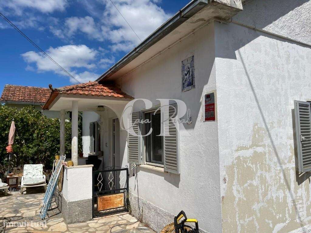 Moradia Térrea Isolada de 2 Quartos com Jardim, Anexos e Garagem, entr-34