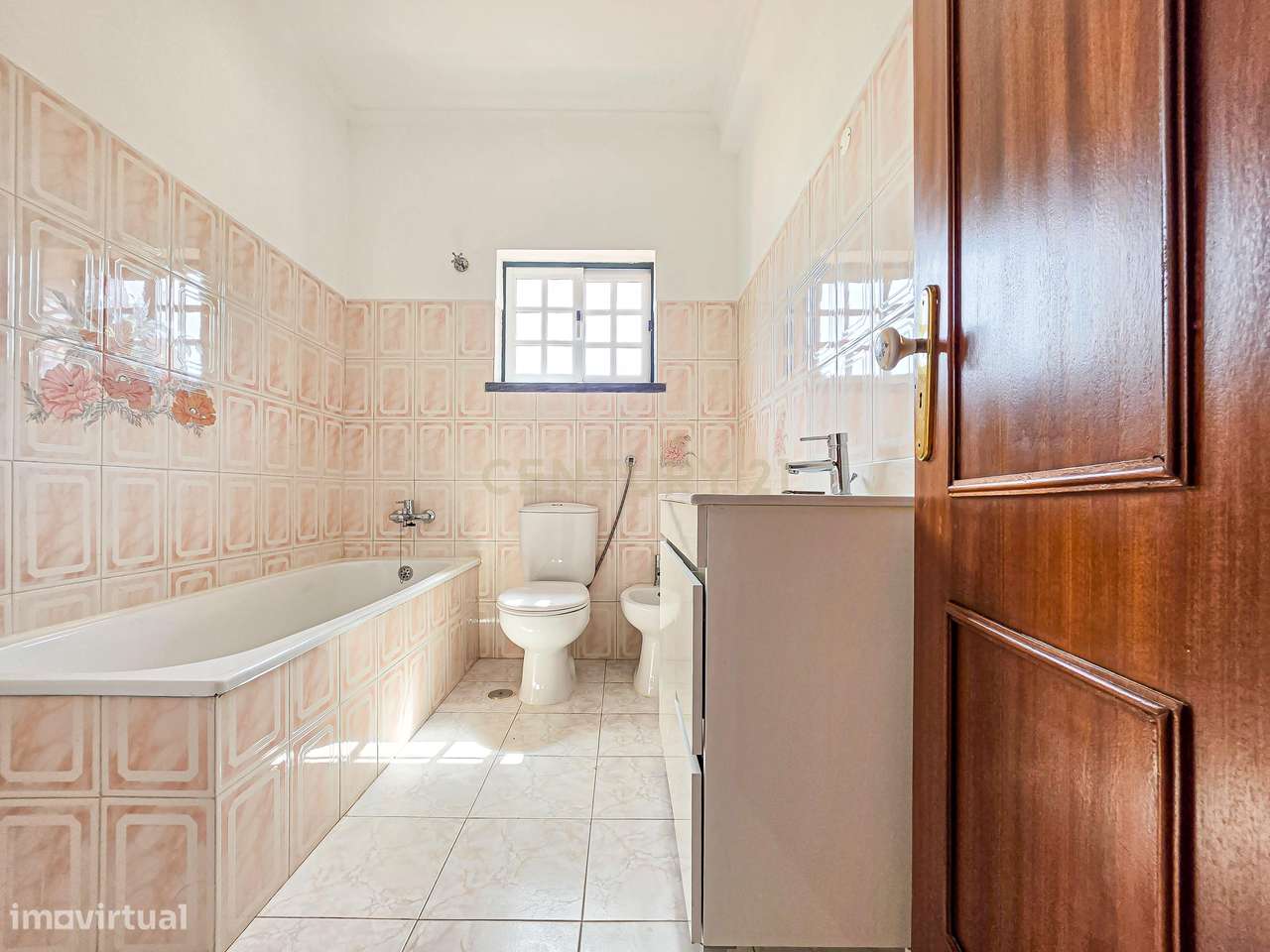 Moradia T3 + Loja em Fernão Ferro, Seixal - Oportunidade Única!-31