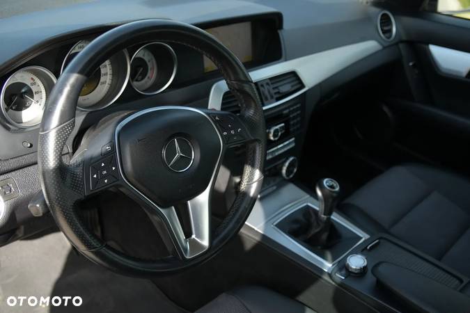 Mercedes-Benz Klasa C 180 BlueEFFICIENCY - 23