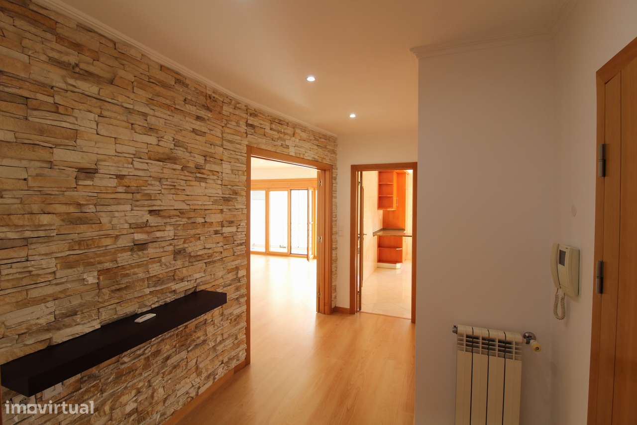 COLINAS DO CRUZEIRO -  T3 com 150 m² e 4 lugares de garagem!-6