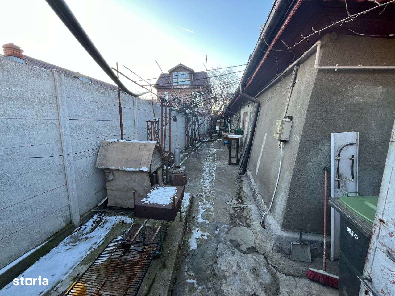 Vand teren cu casa demolabila | zona Salaj | Sector 5 - Imagine principală: 2/7