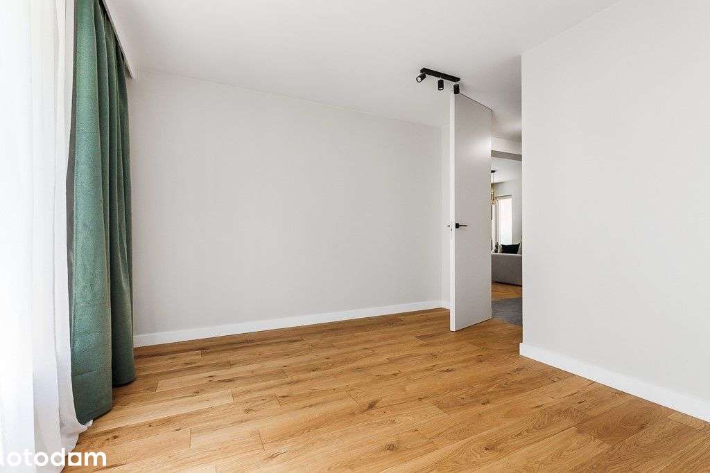 Piętro nowego domu z garażem, ogrodem,klimatyzacją-14