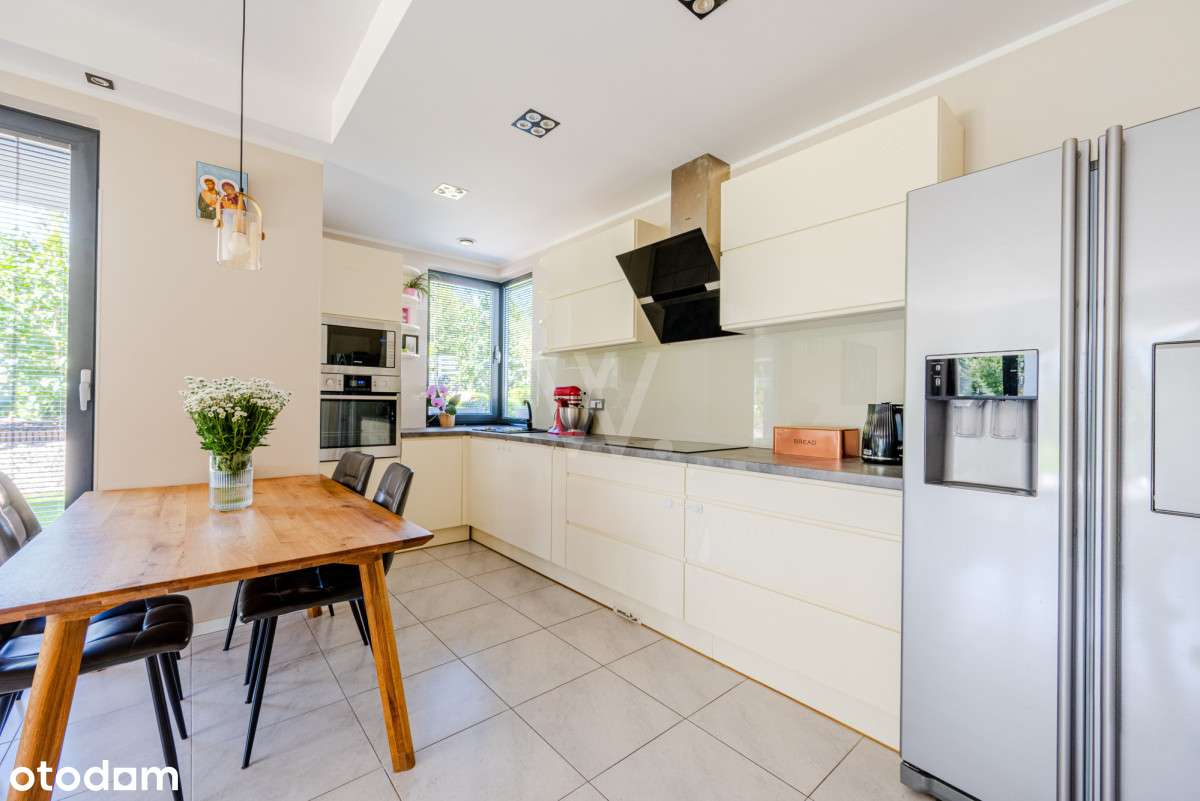 Nowoczesny bliźniak z pięknym ogrodem-3