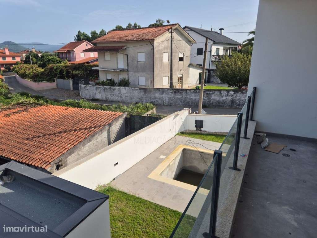 Moradia T3 de Arquitetura Moderna, com piscina - Correlhã, Ponte de...-22