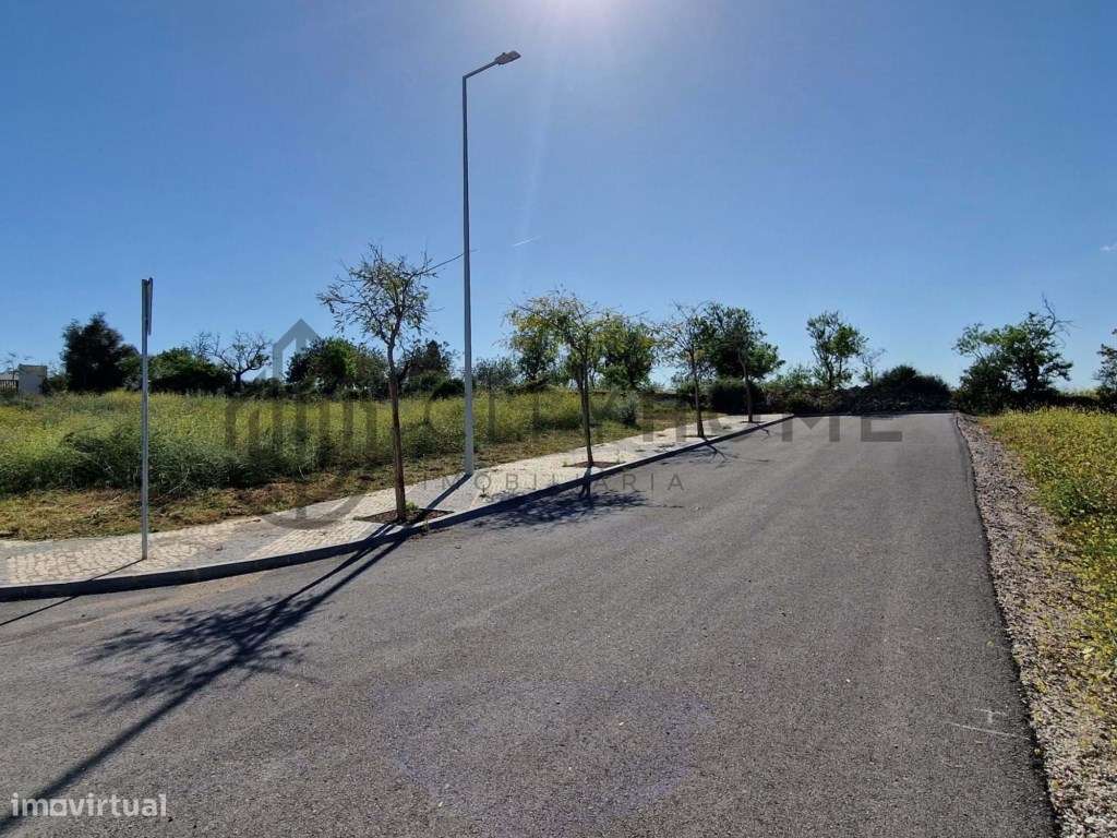Terreno urbano de 410 m² na quinta dos Alamos - Guia-10