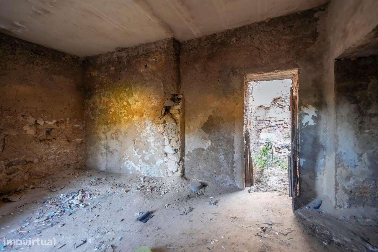 Ruína com Logradouro | Estoi, Faro-38