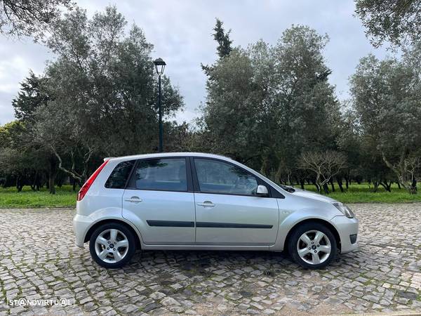 Ford Fiesta 1.4 TDCi Connection - 8