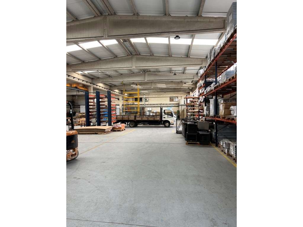 Armazém 3114 m2 | Barcarena | Junto à CREL e IC19 | Oportunidade! - Grande imagem: 4/19