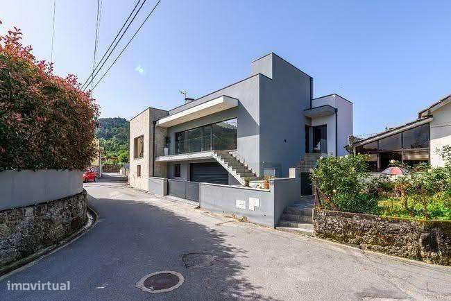 Excelente Moradia T3 no Lugar de Sá - Souto, Terras de Bouro.-0