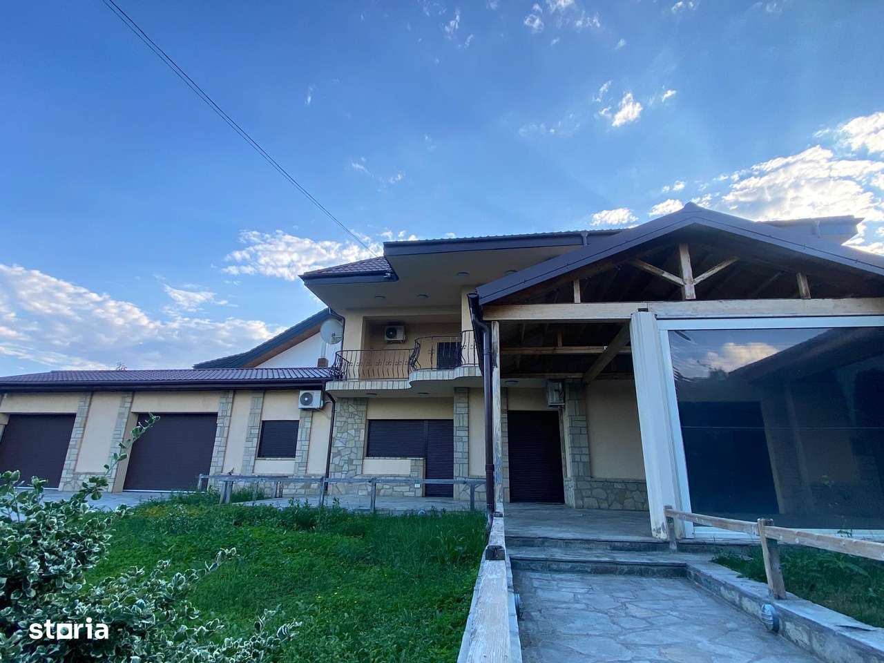 Casa 5 camere Valea Ursului Miroslava, crama, garaj , 1030 mp teren - Imagine principală: 2/12