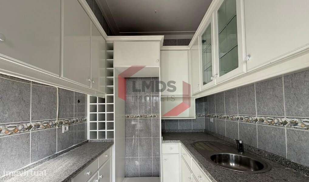 Apartamento T3 na Rua de Serpa Pinto -  APRESENTAÇÃO DE PROPOSTAS A...-2