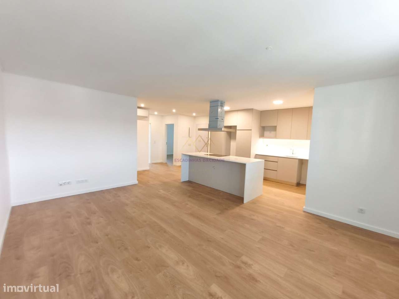 Apartamento T2 com Arrecadação, Conforto, Luz e Tranquilidade - Grande imagem: 3/30