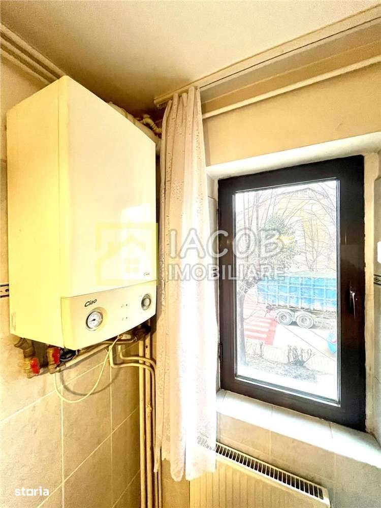 Apartament 3 camere decomandate, etaj 1, str. Narciselor 15, Bacau - Imagine principală: 4/20