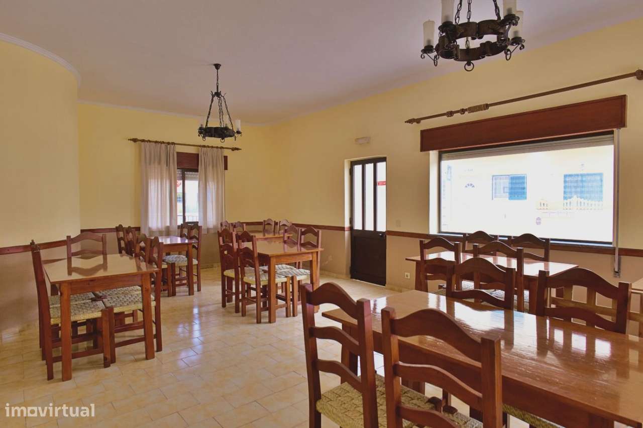 Moradia com Restaurante/café para venda na Estação de Silves-26