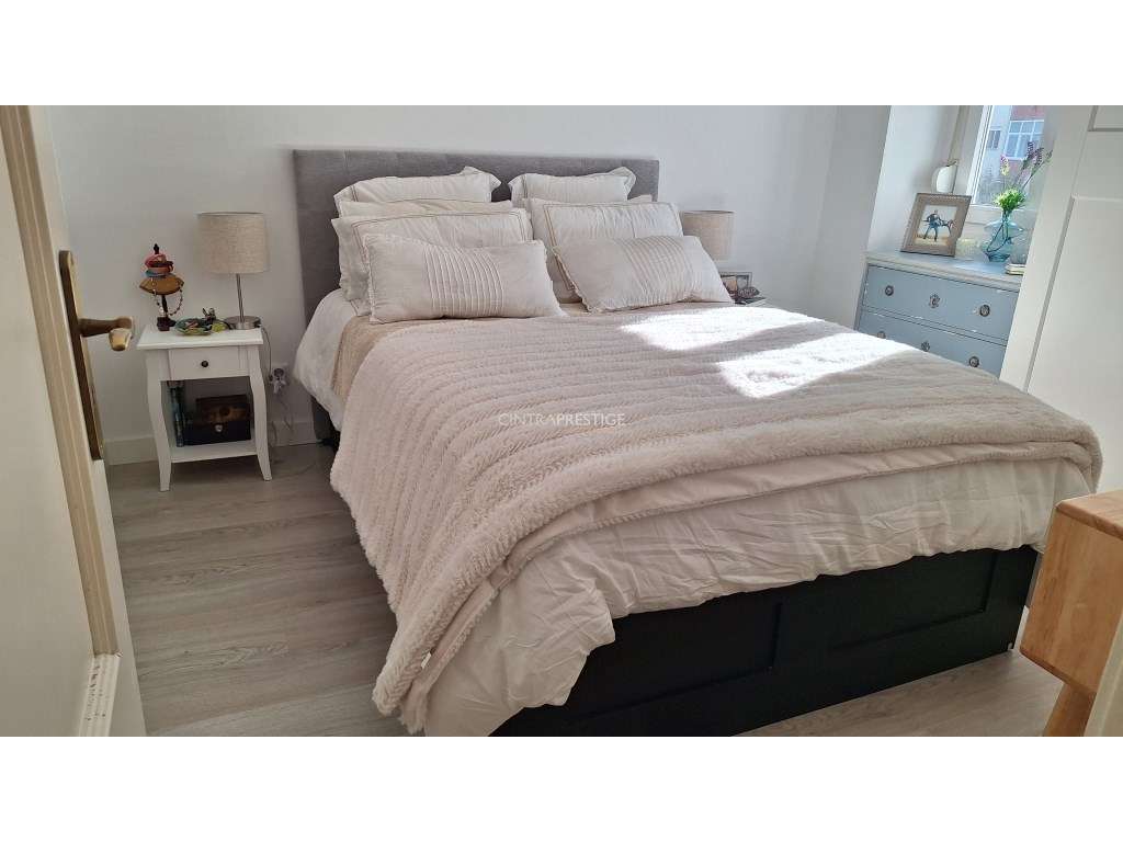 Apartamento T2 Totalmente Remodelado - Portela de Sintra-6