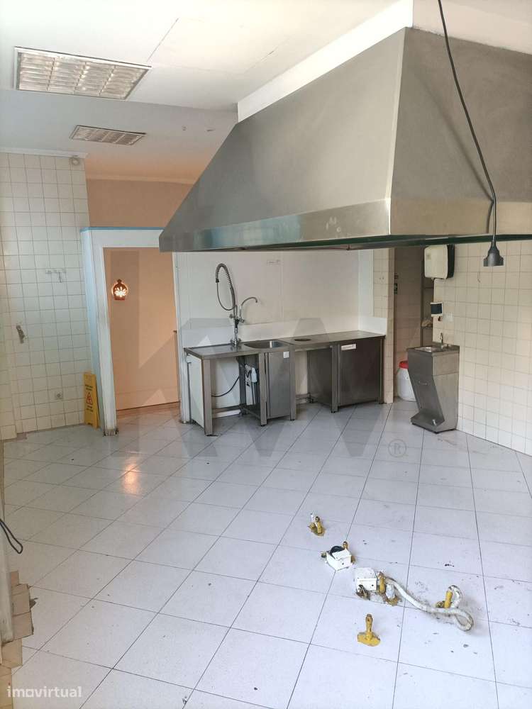 VENDA | ESPAÇO COMERCIAL COM ARRECADAÇÃO – CENTRO DE ALVERCA-18